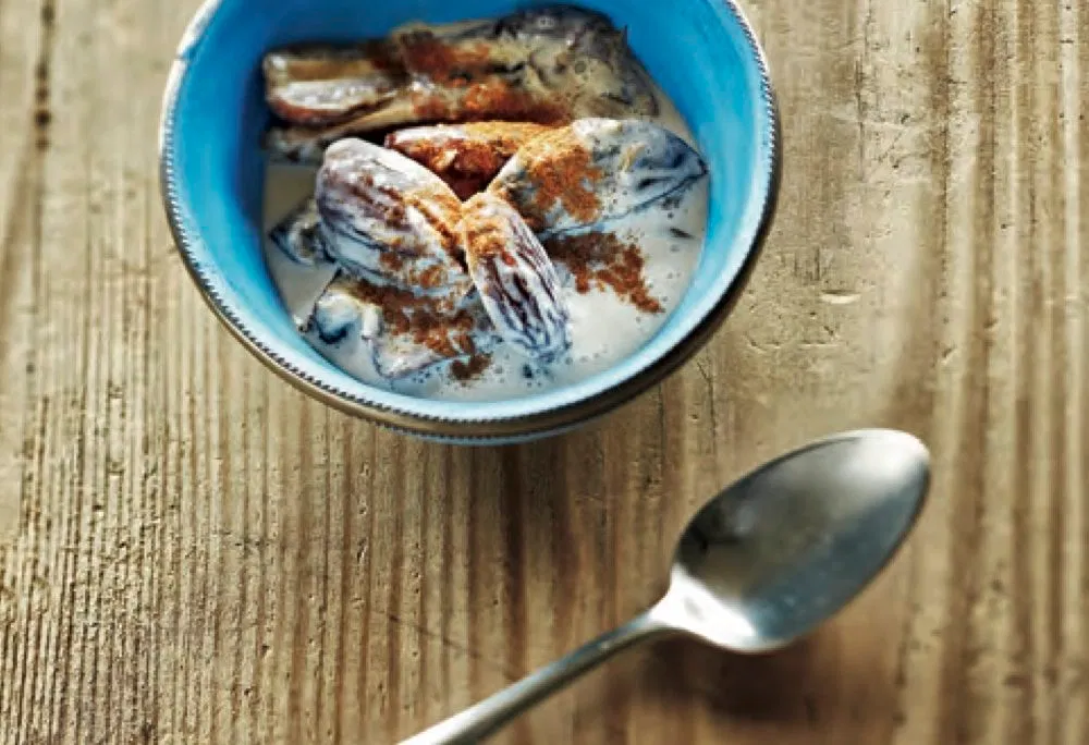 Dates in a bowl for Ayurveda breakfast