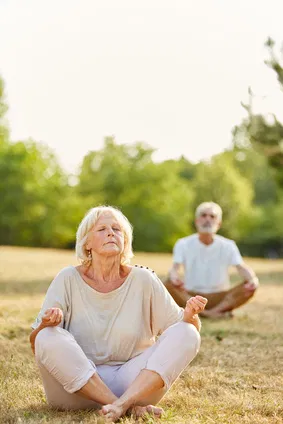 Yoga für Senioren tut gut. 